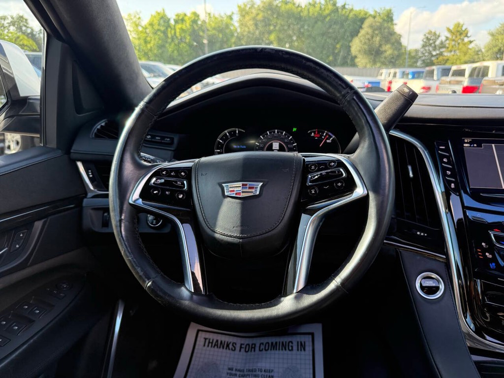 Cadillac Escalade Vehicle Full-screen Gallery Image 26