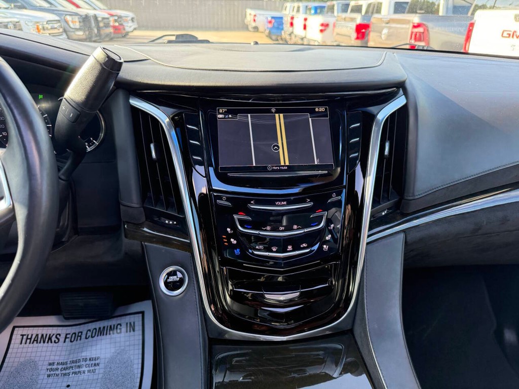Cadillac Escalade Vehicle Full-screen Gallery Image 28