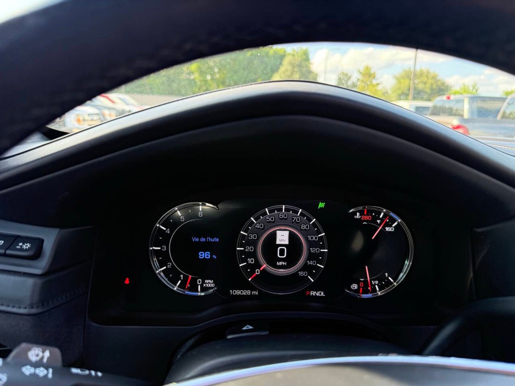 Cadillac Escalade Vehicle Full-screen Gallery Image 35