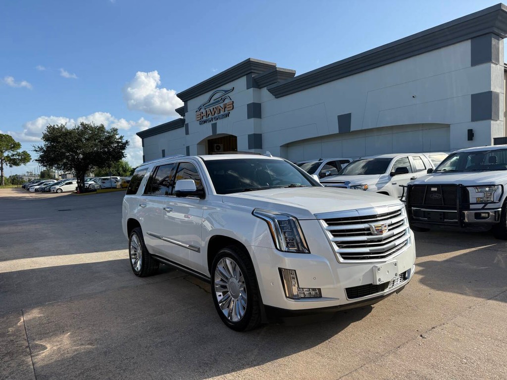 Cadillac Escalade Vehicle Full-screen Gallery Image 45