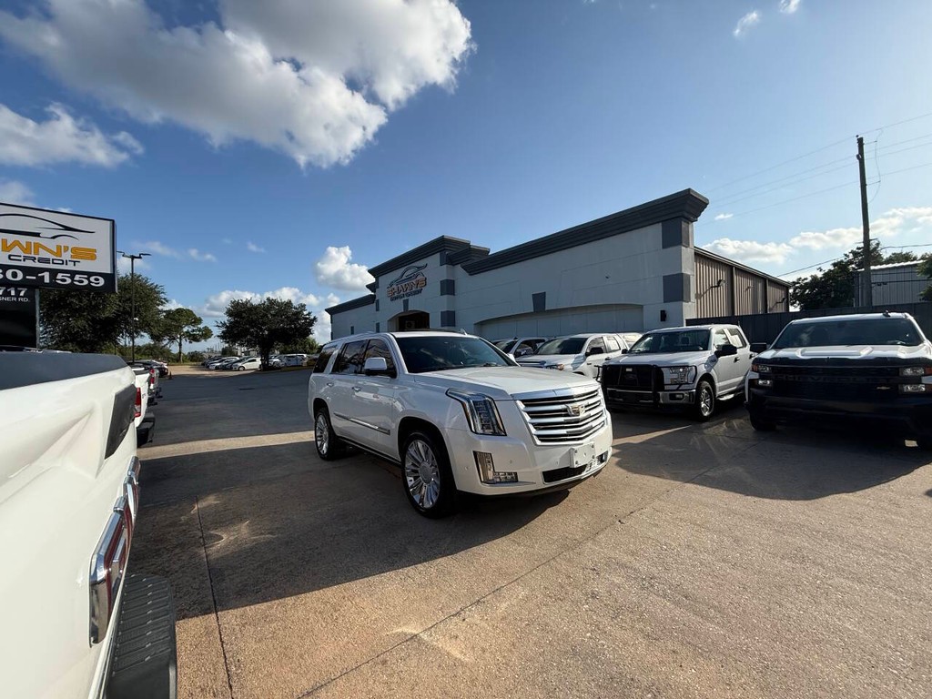 Cadillac Escalade Vehicle Full-screen Gallery Image 47