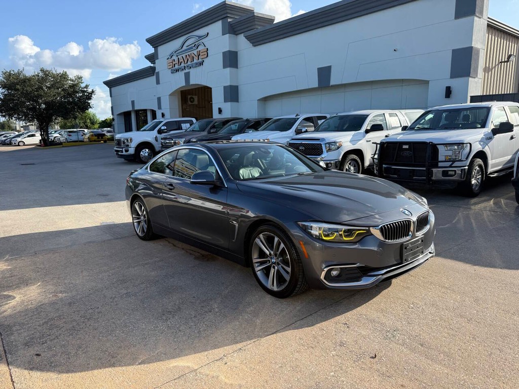 BMW 4 Series Vehicle Full-screen Gallery Image 02