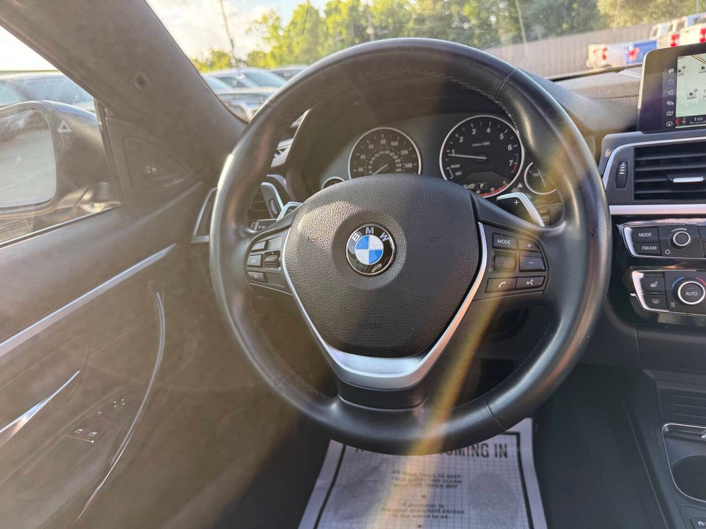 BMW 4 Series Vehicle Full-screen Gallery Image 17