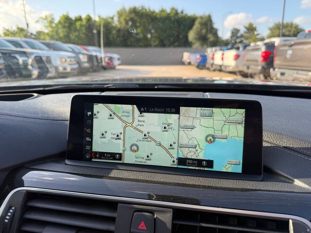 BMW 4 Series Vehicle Full-screen Gallery Image 20
