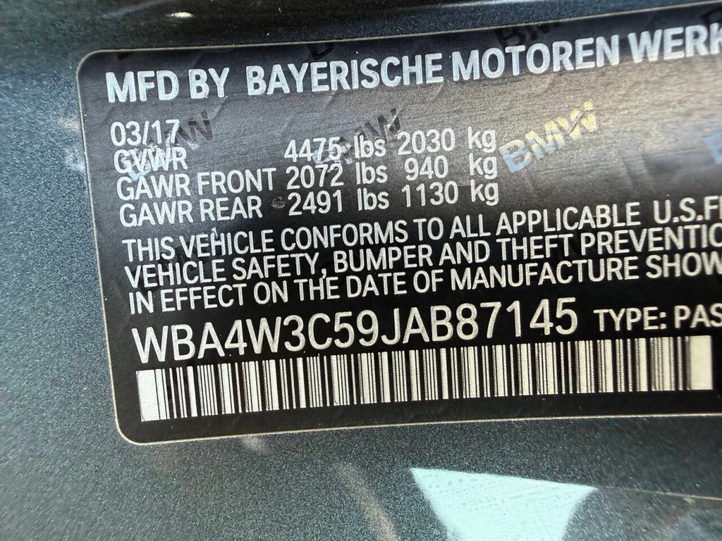 BMW 4 Series Vehicle Full-screen Gallery Image 29