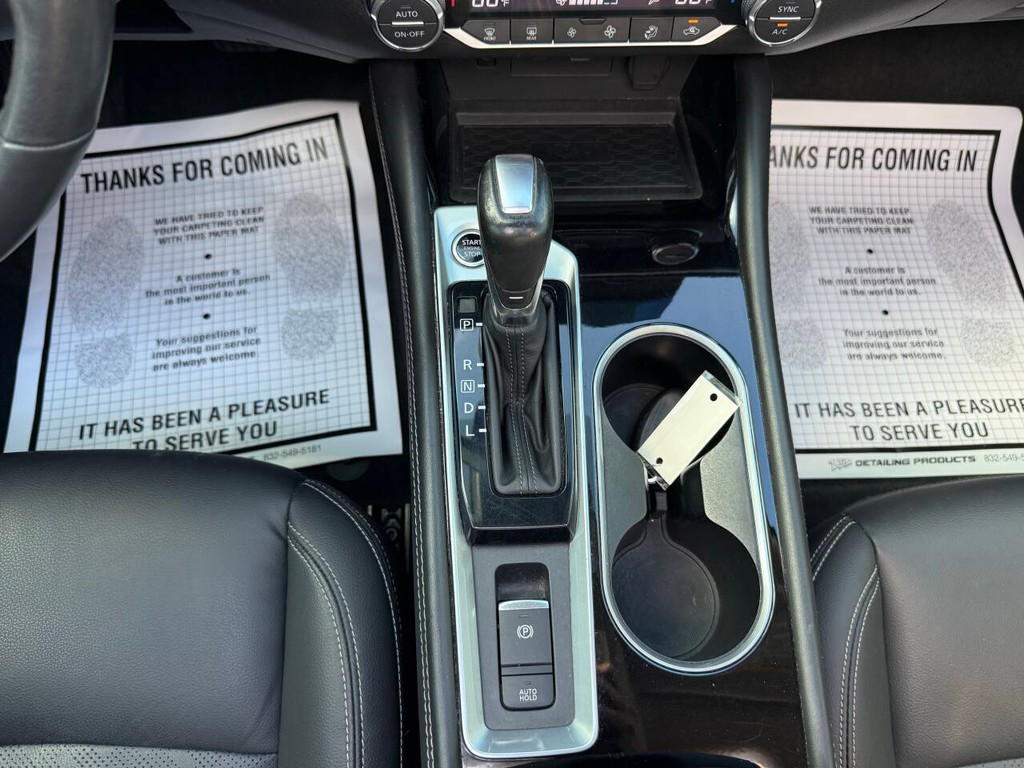 Nissan Altima Vehicle Full-screen Gallery Image 28