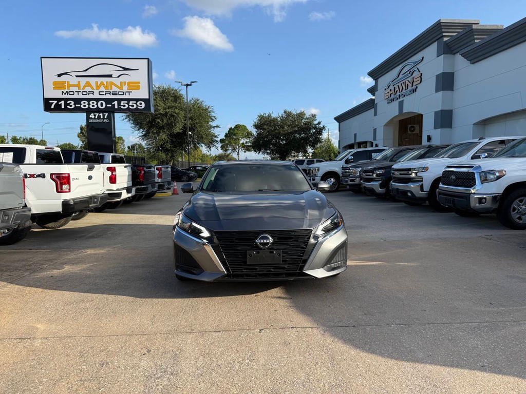 Nissan Altima Vehicle Full-screen Gallery Image 39