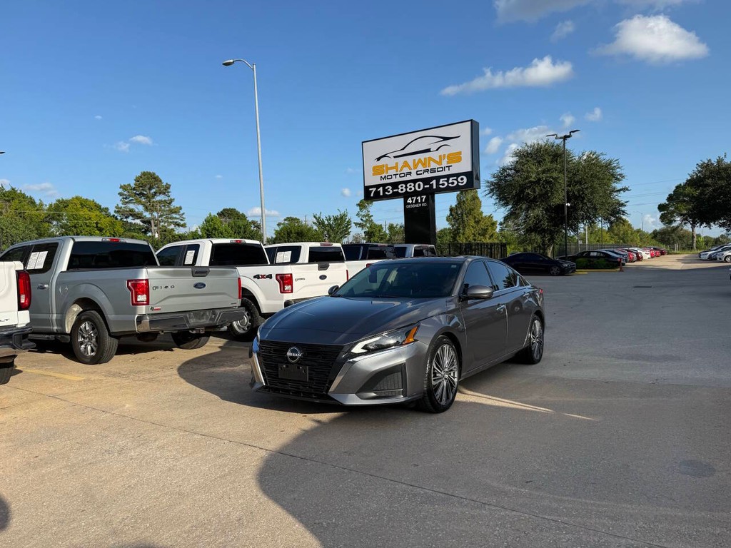 Nissan Altima Vehicle Full-screen Gallery Image 41