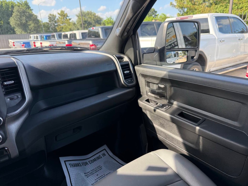 Ram 3500 Vehicle Full-screen Gallery Image 20