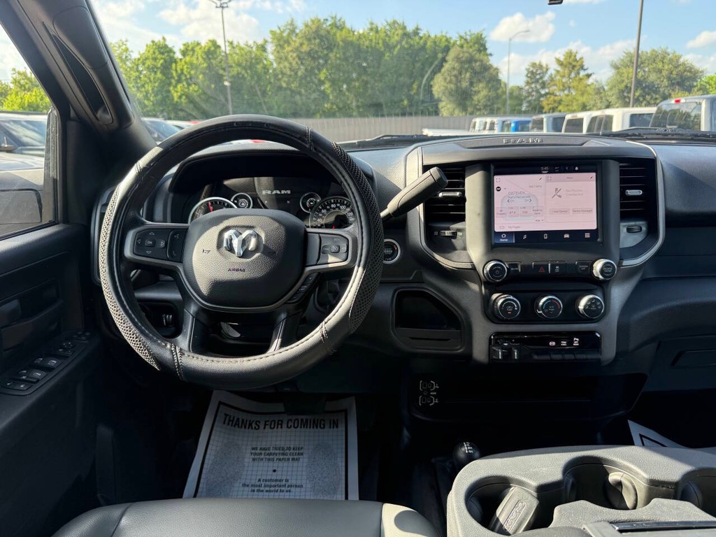 Ram 3500 Vehicle Full-screen Gallery Image 21