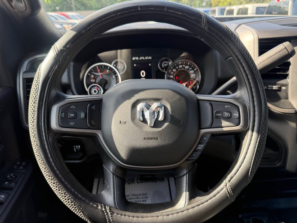 Ram 3500 Vehicle Full-screen Gallery Image 23