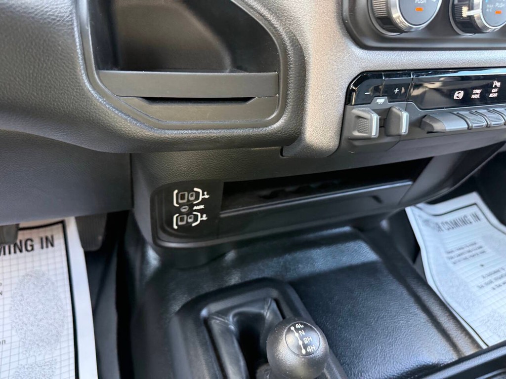Ram 3500 Vehicle Full-screen Gallery Image 29