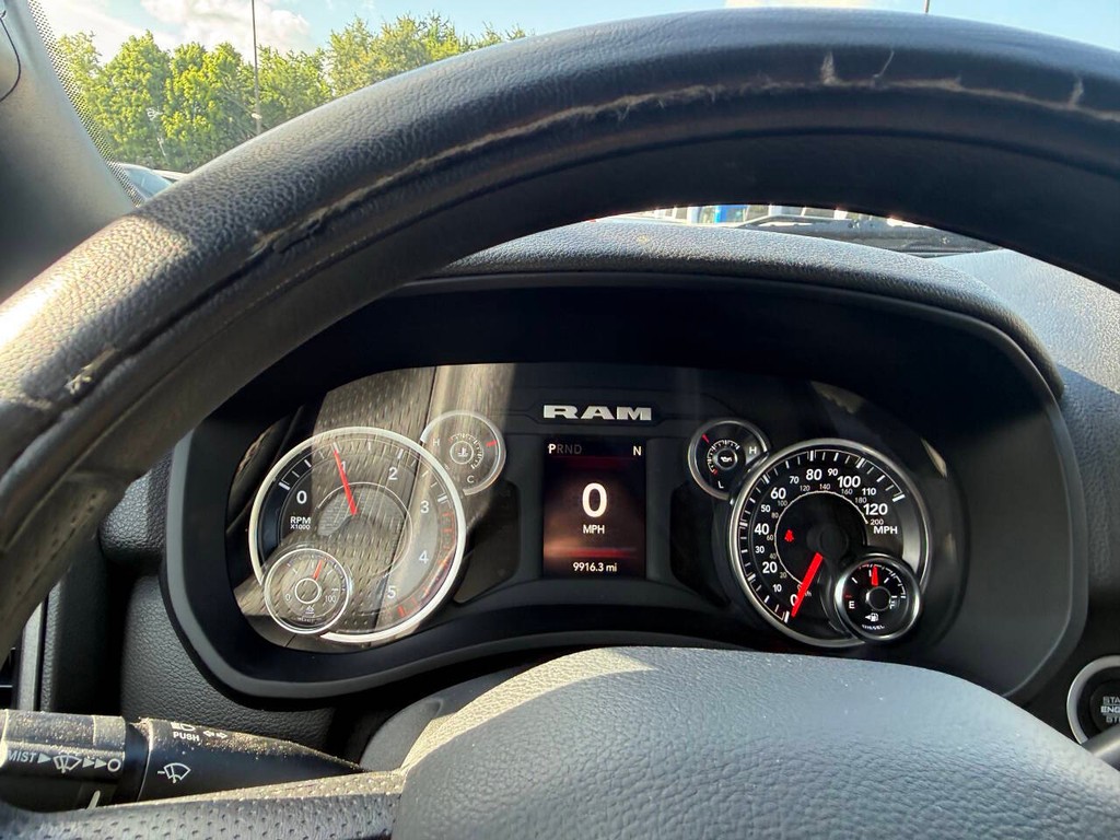 Ram 3500 Vehicle Full-screen Gallery Image 31