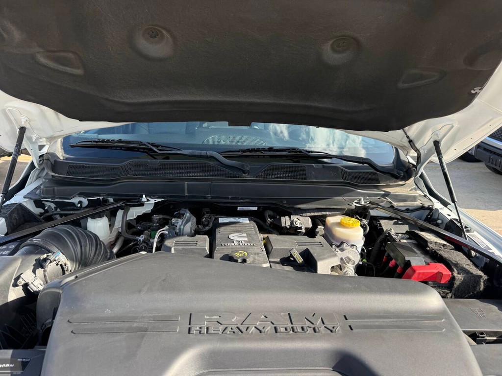Ram 3500 Vehicle Full-screen Gallery Image 33