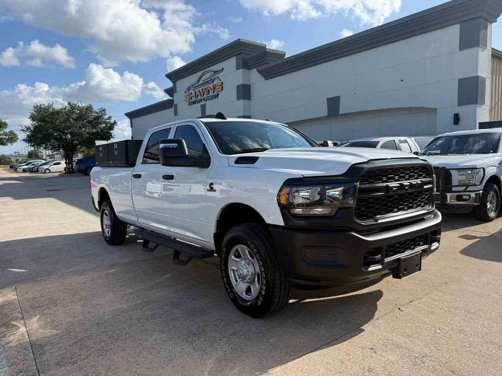 Ram 3500 Vehicle Full-screen Gallery Image 42