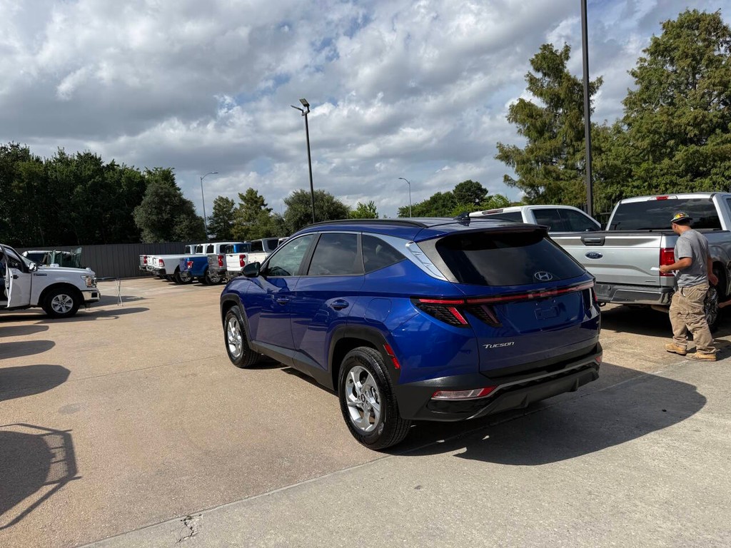 Hyundai Tucson Vehicle Full-screen Gallery Image 04