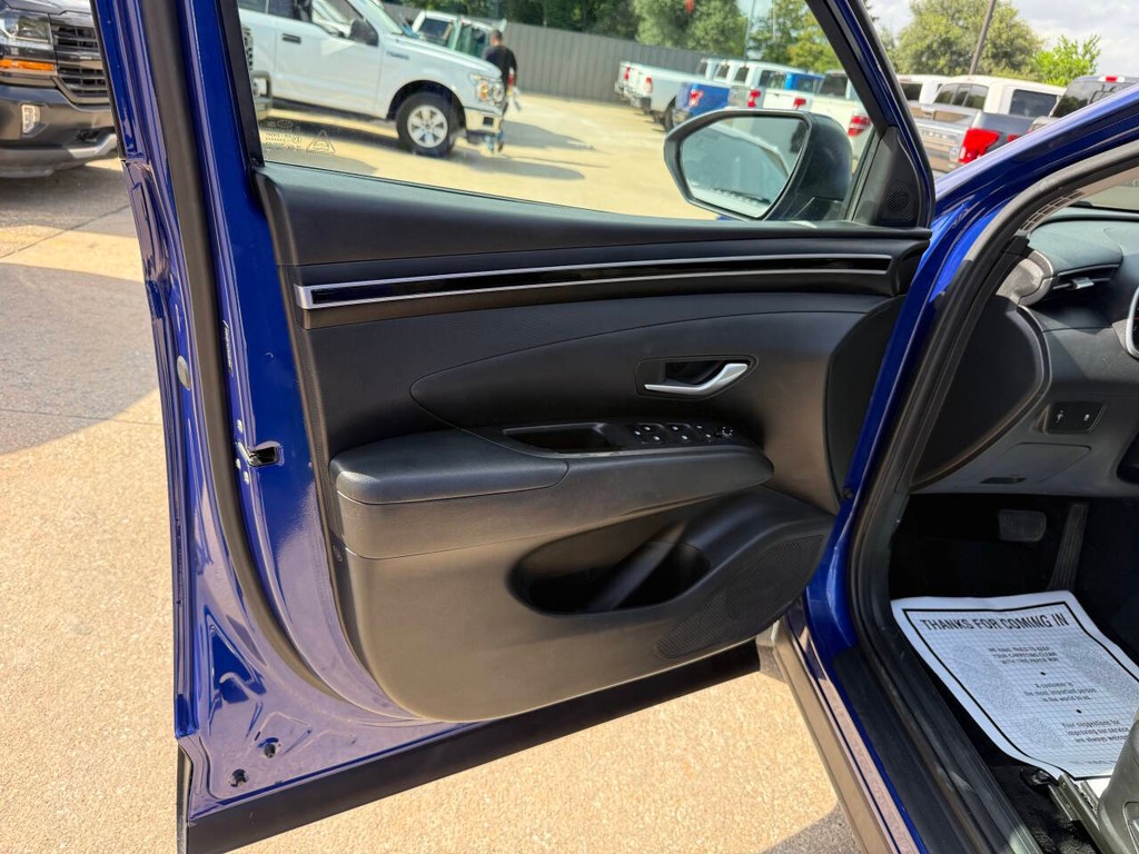 Hyundai Tucson Vehicle Full-screen Gallery Image 08