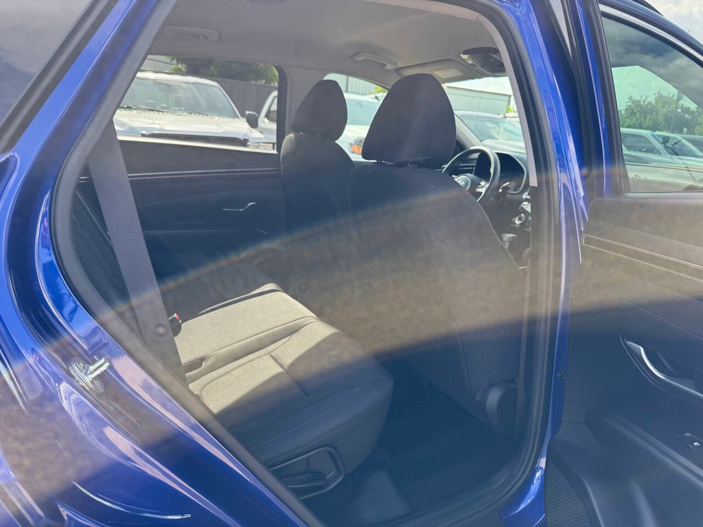 Hyundai Tucson Vehicle Full-screen Gallery Image 15