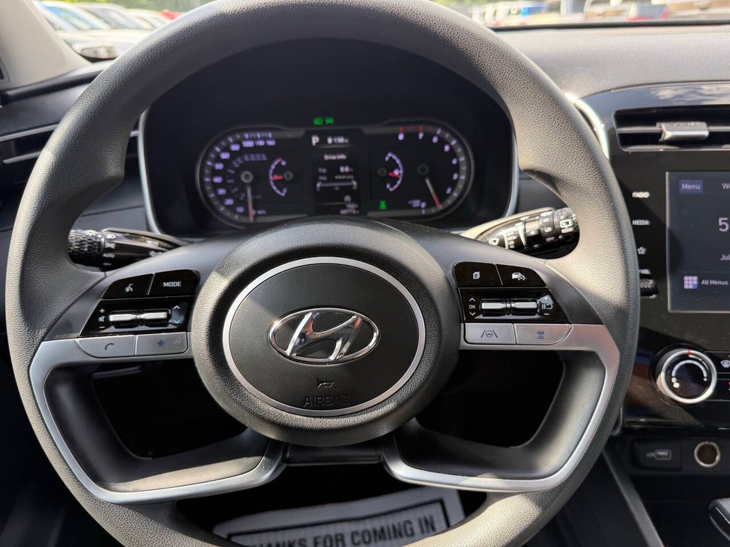 Hyundai Tucson Vehicle Full-screen Gallery Image 23