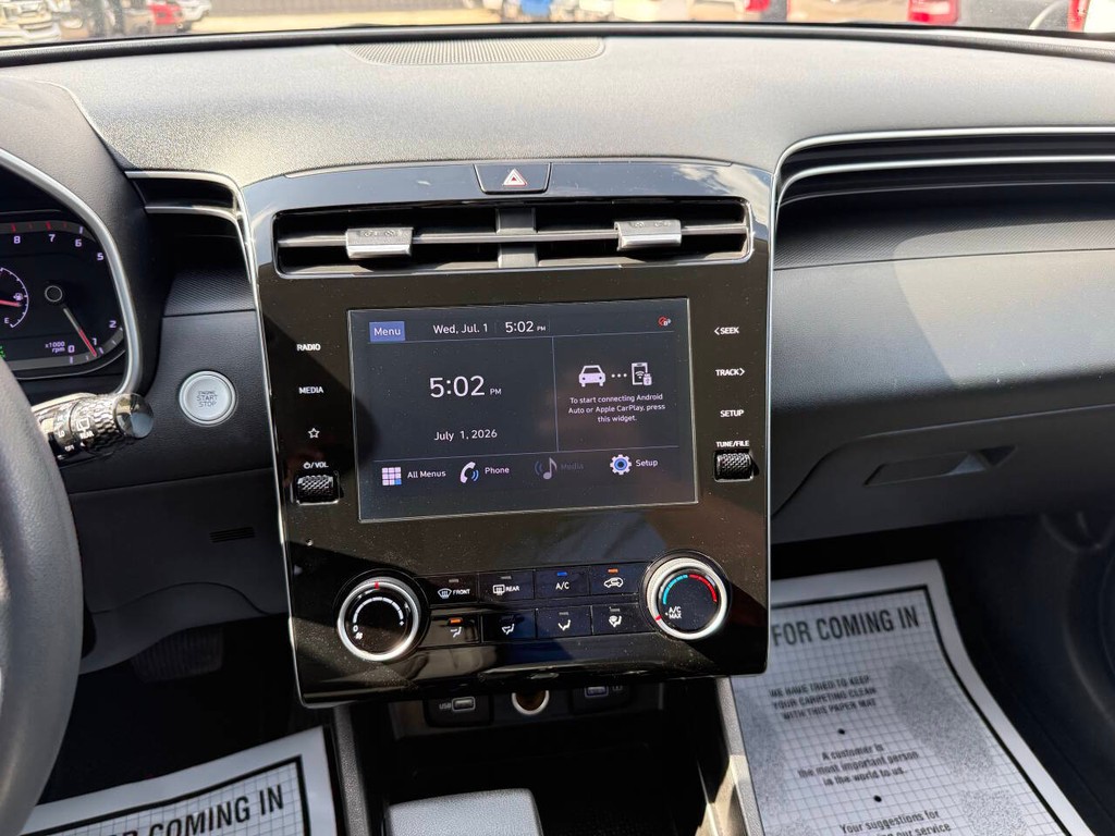 Hyundai Tucson Vehicle Full-screen Gallery Image 24