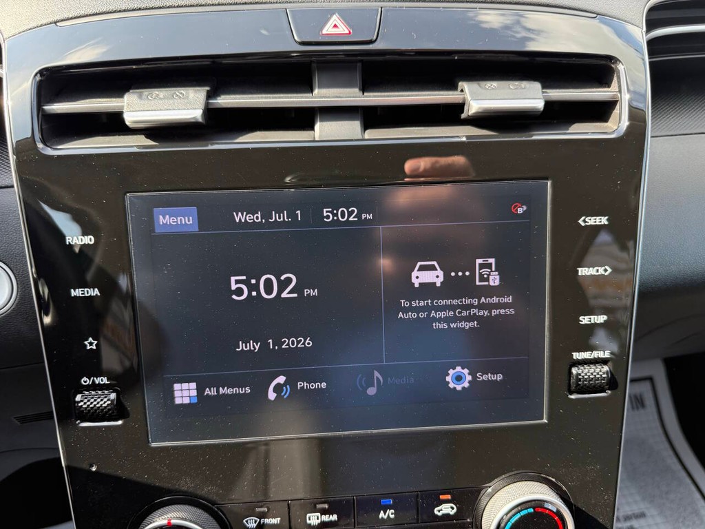 Hyundai Tucson Vehicle Full-screen Gallery Image 25