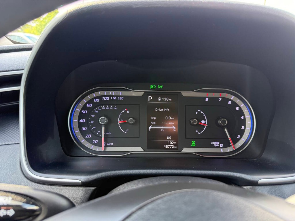 Hyundai Tucson Vehicle Full-screen Gallery Image 31