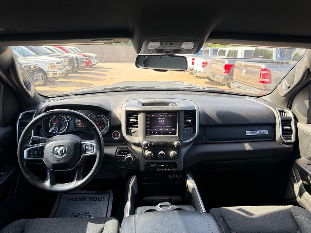 Ram 1500 Vehicle Full-screen Gallery Image 17