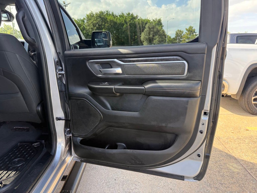 Ram 1500 Vehicle Full-screen Gallery Image 18