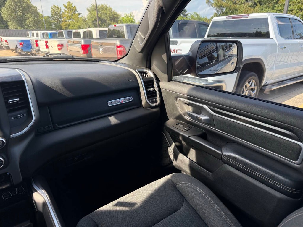 Ram 1500 Vehicle Full-screen Gallery Image 22