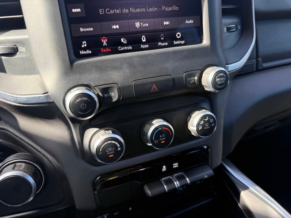 Ram 1500 Vehicle Full-screen Gallery Image 27