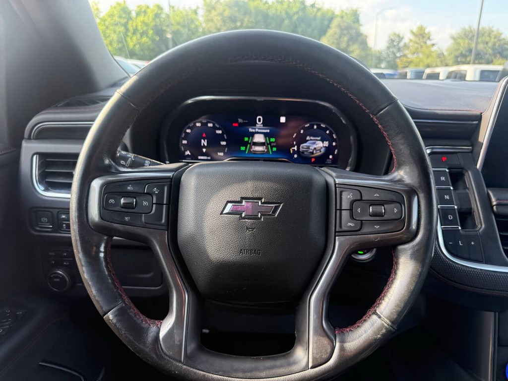 Chevrolet Tahoe Vehicle Full-screen Gallery Image 24