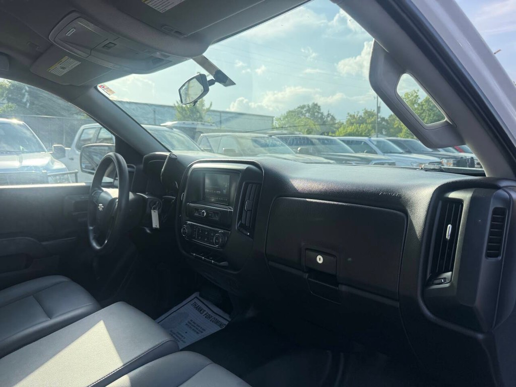 Chevrolet Silverado 1500 Vehicle Full-screen Gallery Image 09