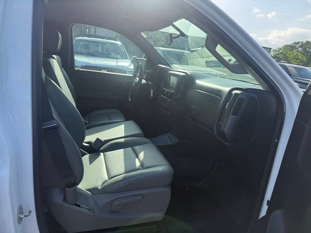 Chevrolet Silverado 1500 Vehicle Full-screen Gallery Image 10