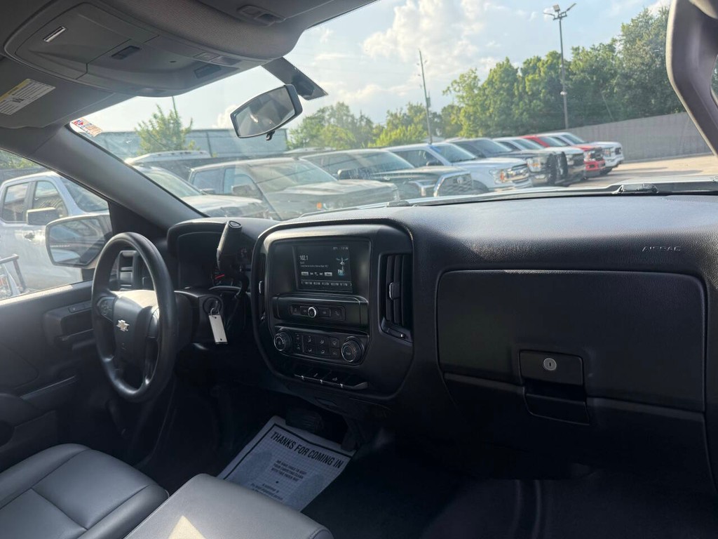 Chevrolet Silverado 1500 Vehicle Full-screen Gallery Image 12
