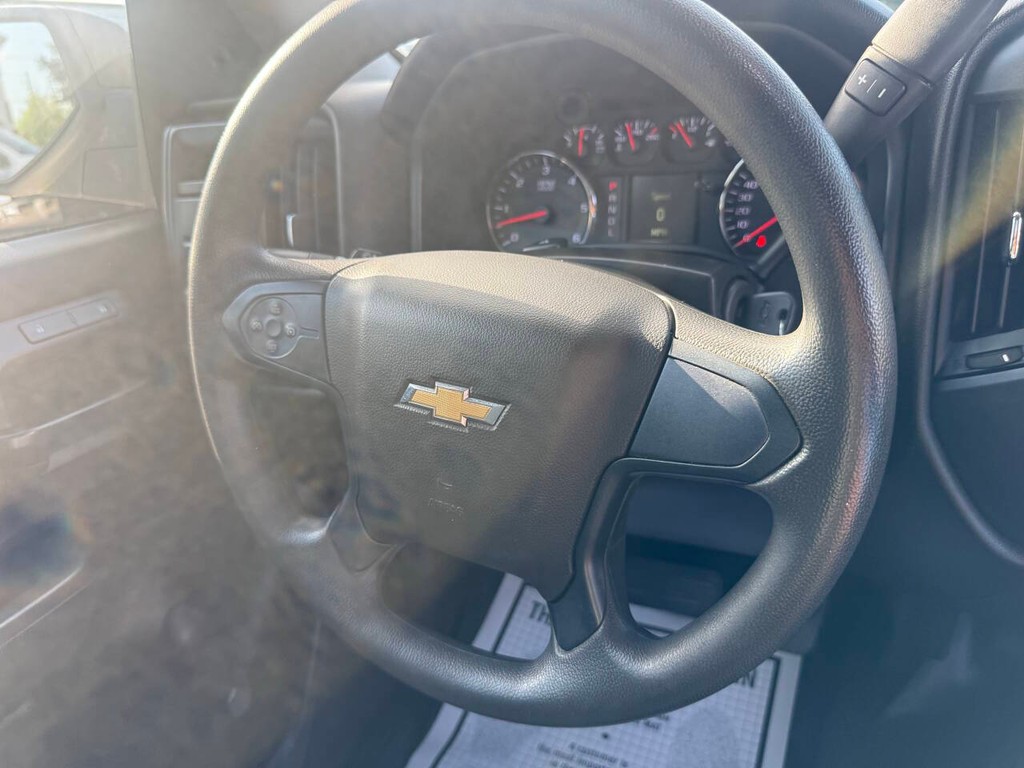 Chevrolet Silverado 1500 Vehicle Full-screen Gallery Image 15