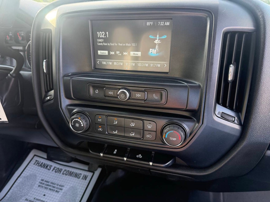 Chevrolet Silverado 1500 Vehicle Full-screen Gallery Image 20