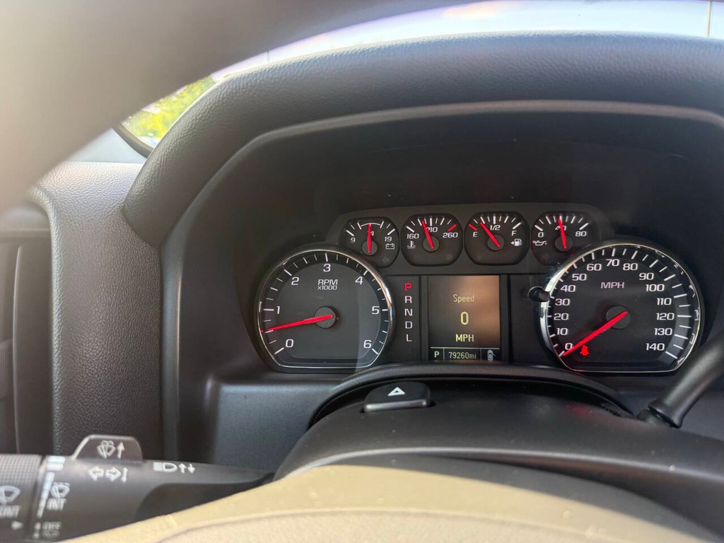 Chevrolet Silverado 1500 Vehicle Full-screen Gallery Image 23