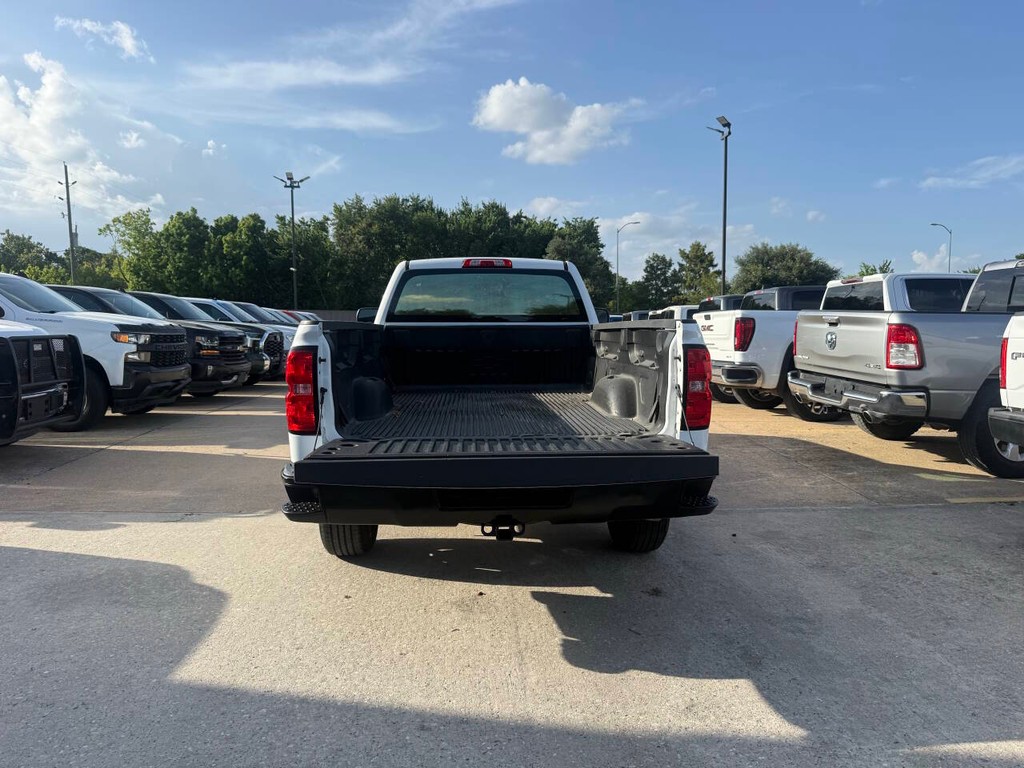 Chevrolet Silverado 1500 Vehicle Full-screen Gallery Image 28