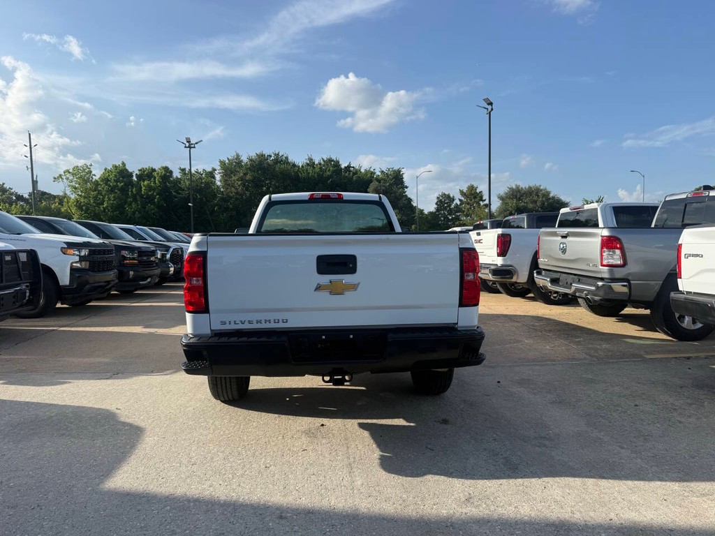 Chevrolet Silverado 1500 Vehicle Full-screen Gallery Image 29