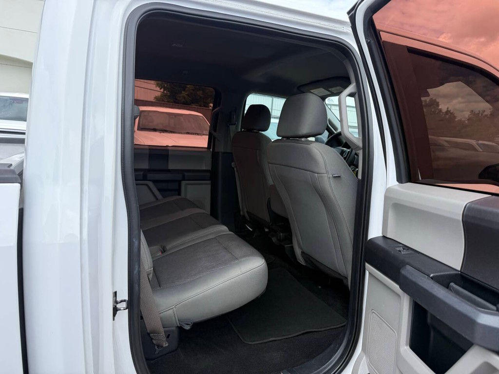 Ford F-150 Vehicle Full-screen Gallery Image 15