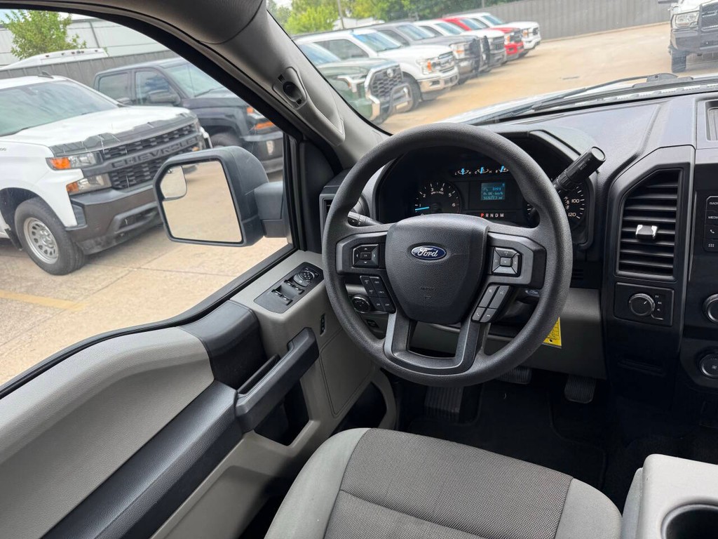 Ford F-150 Vehicle Full-screen Gallery Image 19