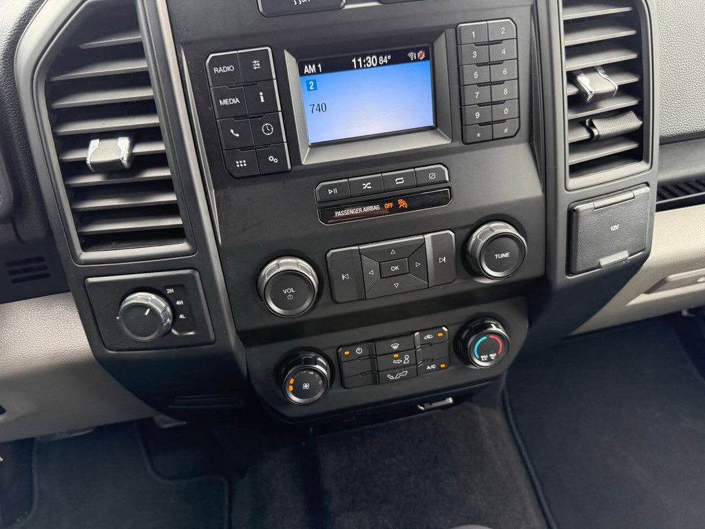 Ford F-150 Vehicle Full-screen Gallery Image 27