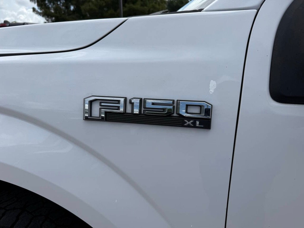 Ford F-150 Vehicle Full-screen Gallery Image 36