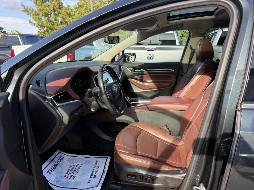 Buick Enclave Vehicle Full-screen Gallery Image 07