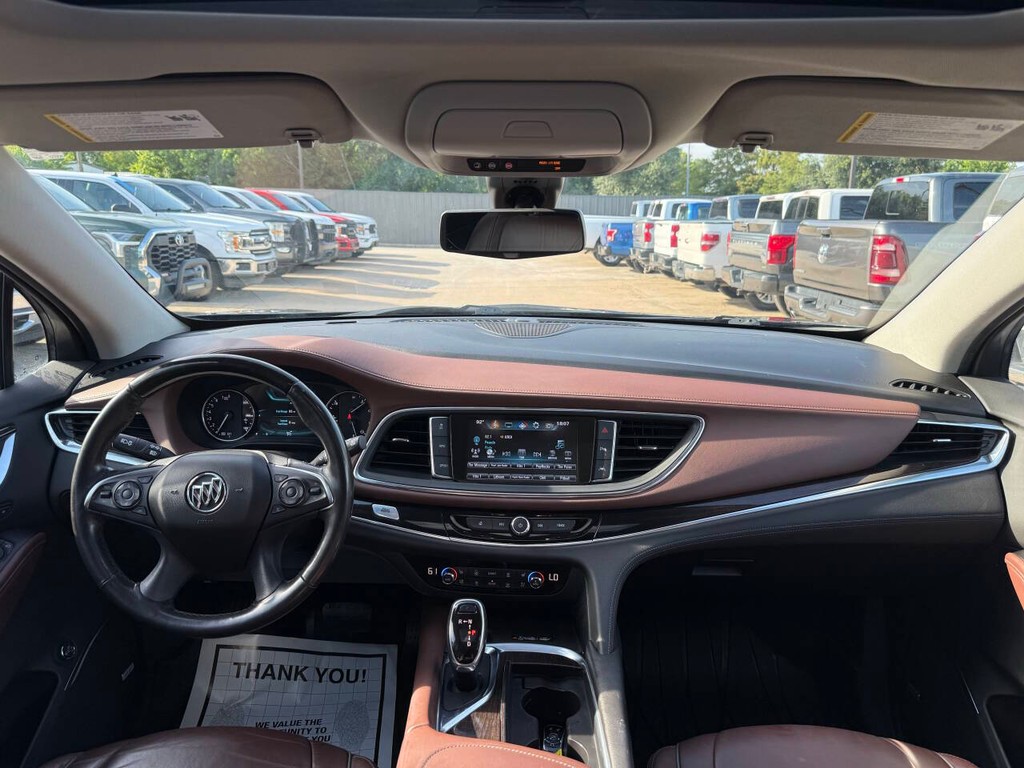 Buick Enclave Vehicle Full-screen Gallery Image 19