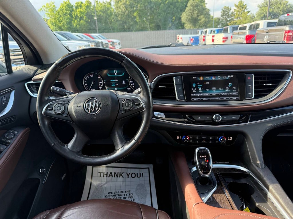 Buick Enclave Vehicle Full-screen Gallery Image 23