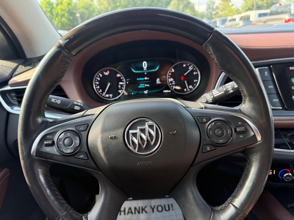 Buick Enclave Vehicle Full-screen Gallery Image 25