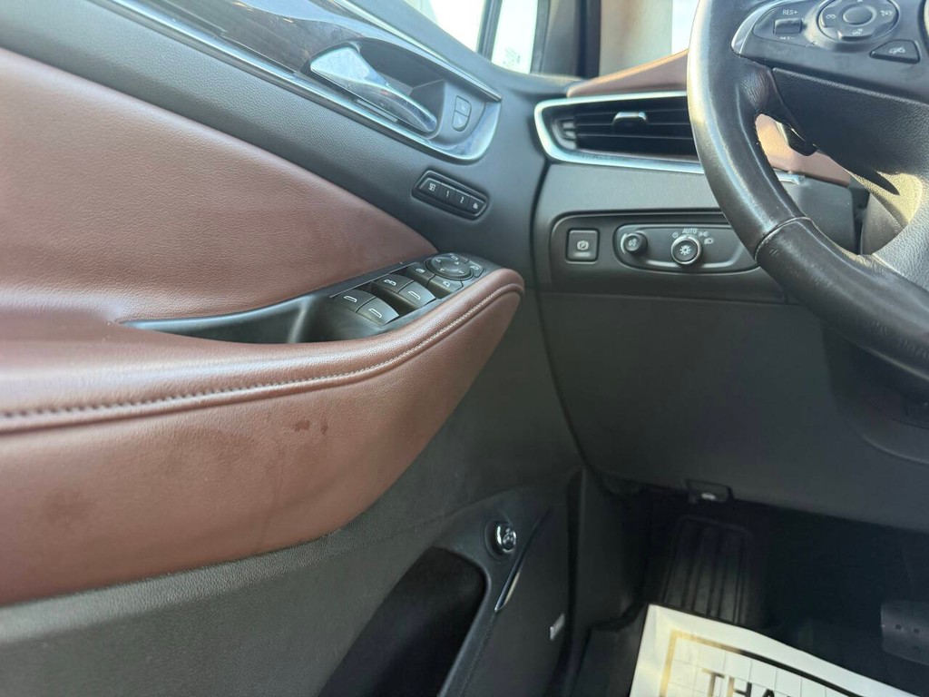 Buick Enclave Vehicle Full-screen Gallery Image 32