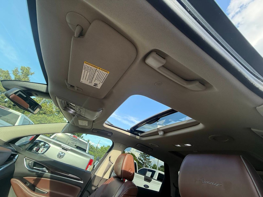 Buick Enclave Vehicle Full-screen Gallery Image 33