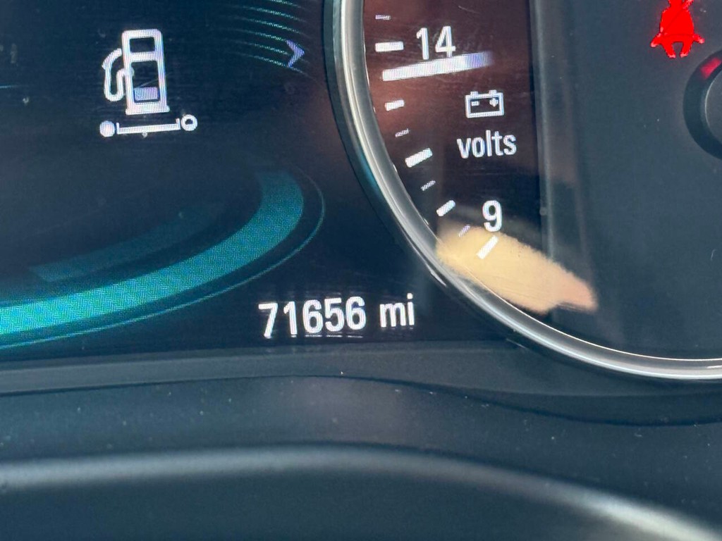 Buick Enclave Vehicle Full-screen Gallery Image 35